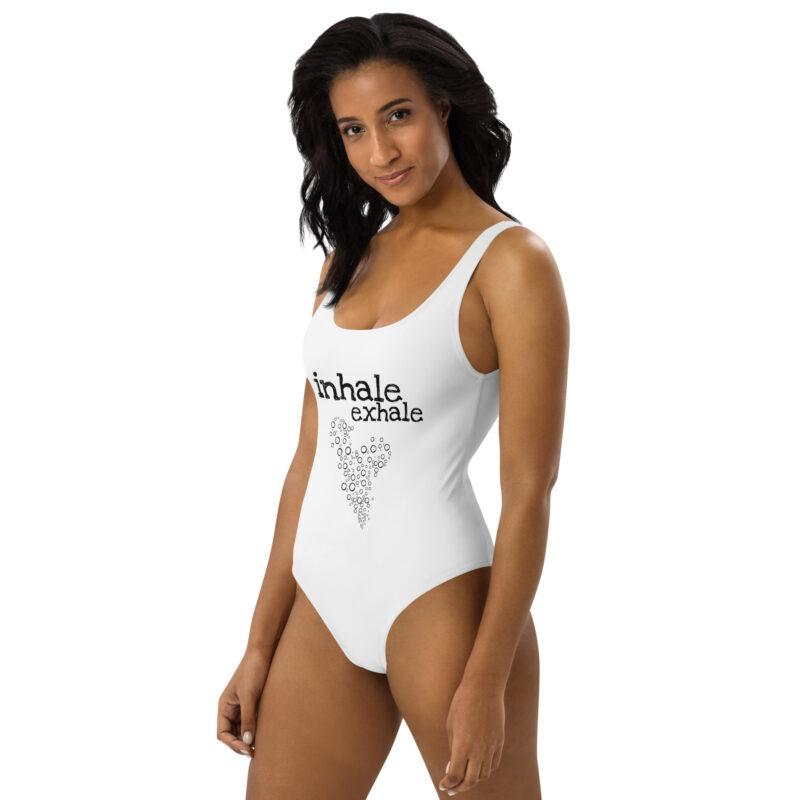 Woman with a white swimsuit from Mantaraj