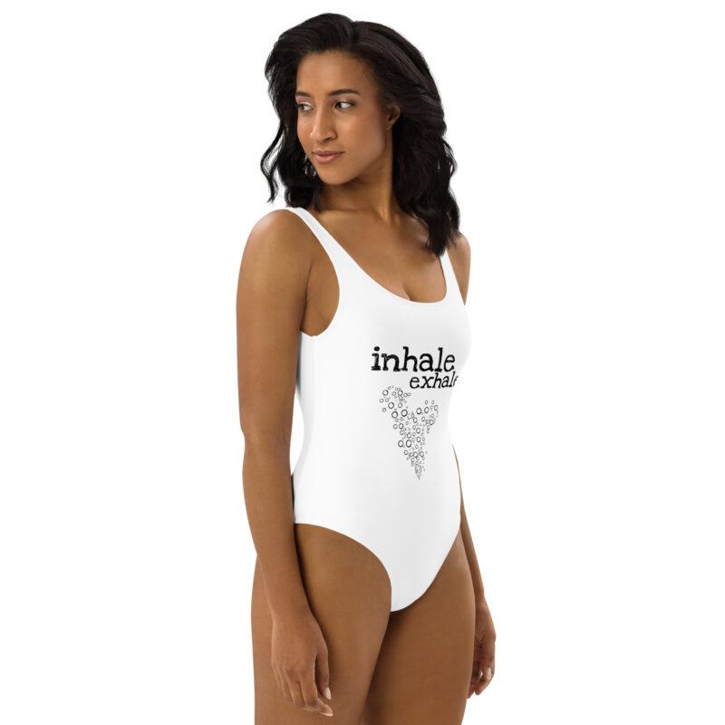 Woman with a white swimsuit from Mantaraj